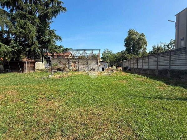 terreno edificabile in vendita ad Inzago