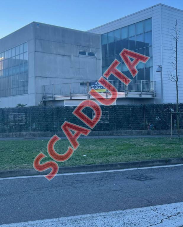 locale commerciale in vendita ad Inzago
