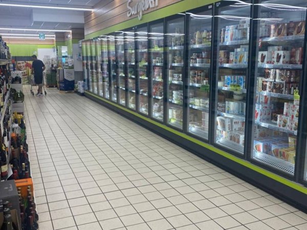 locale commerciale in vendita ad Inzago