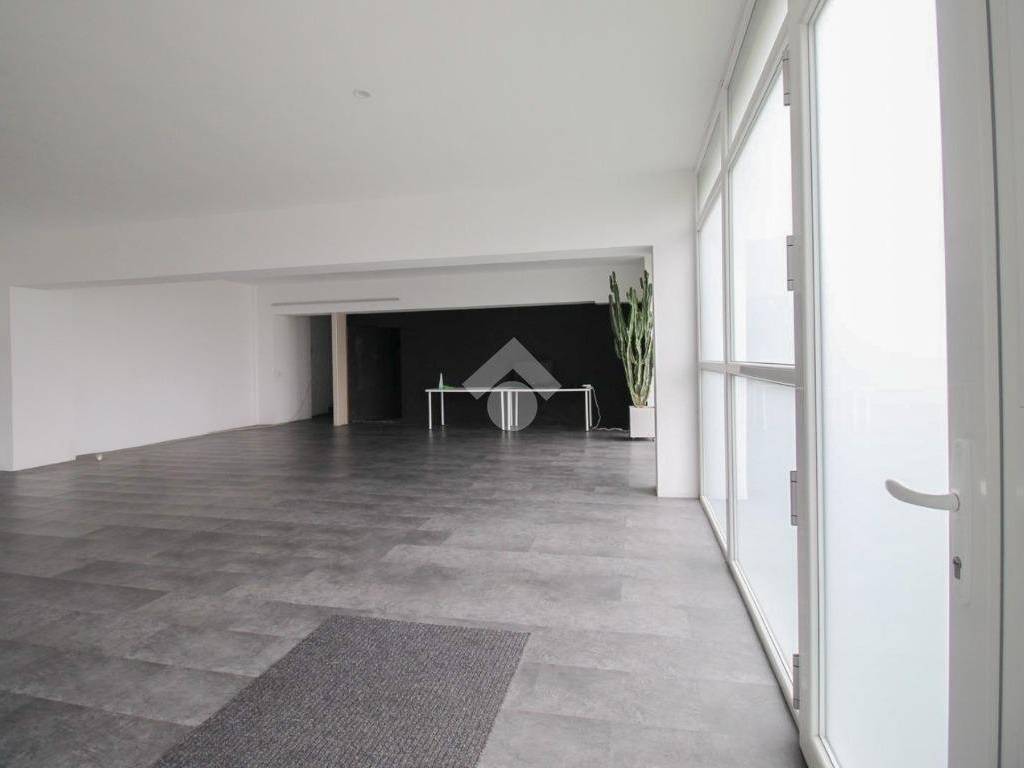 negozio in vendita ad Inzago