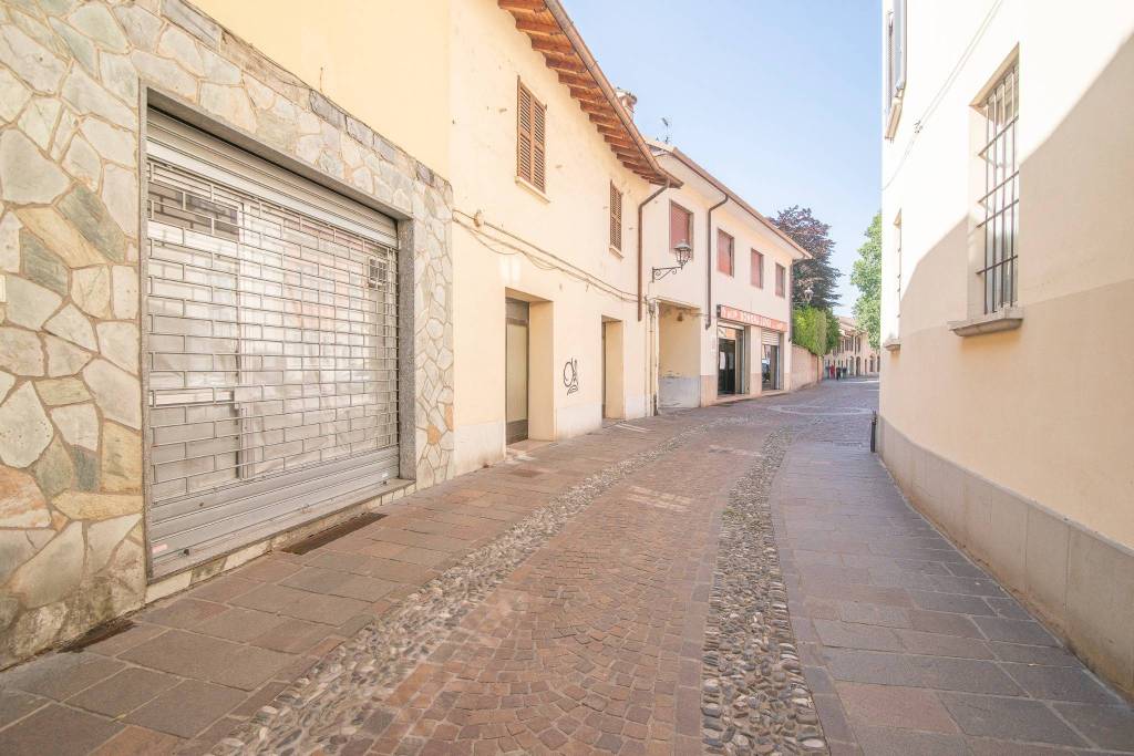 negozio in vendita ad Inzago