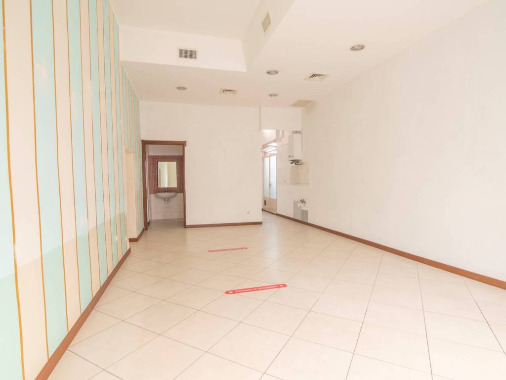 negozio in vendita ad Inzago