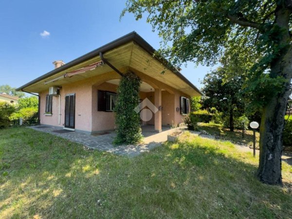 casa indipendente in vendita ad Inzago