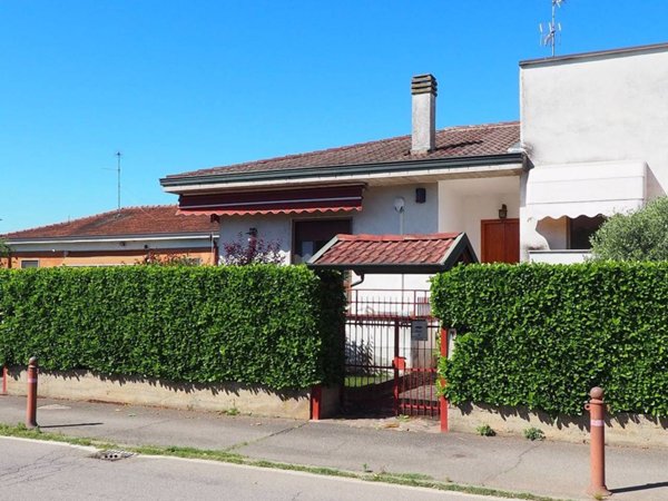 casa indipendente in vendita ad Inzago