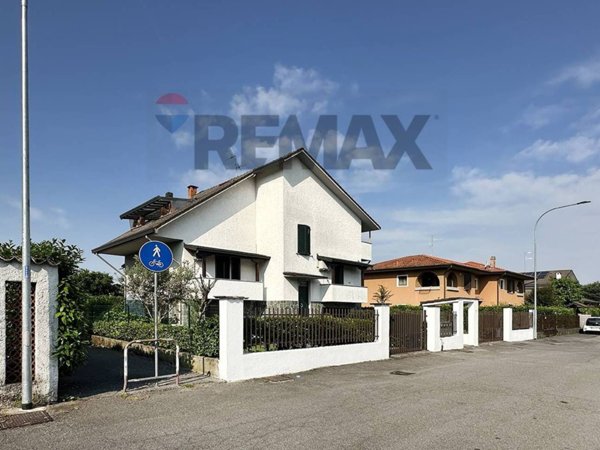 casa indipendente in vendita ad Inzago