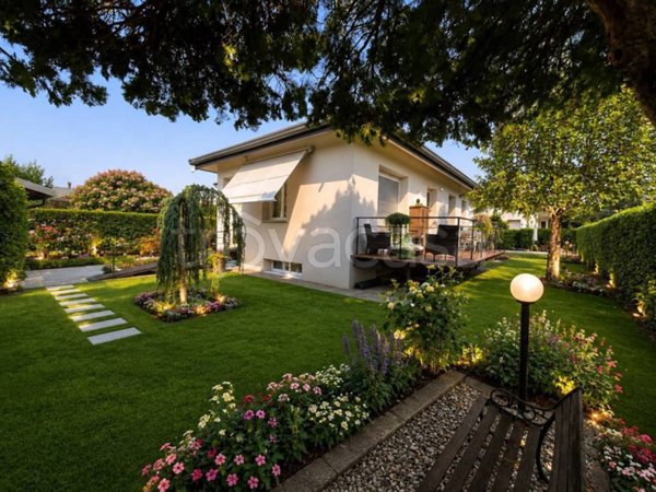casa indipendente in vendita ad Inzago