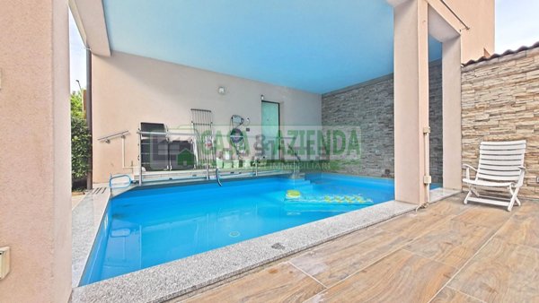 casa indipendente in vendita ad Inzago