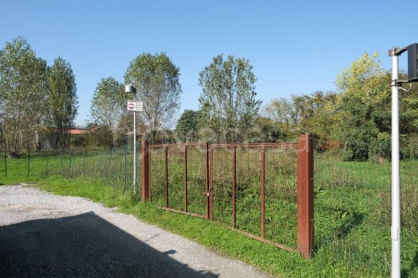 terreno edificabile in vendita ad Inzago