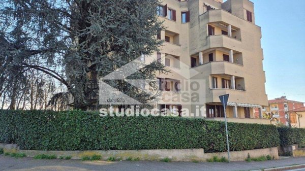 locale commerciale in vendita ad Inzago