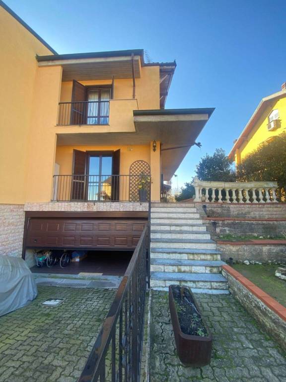 casa indipendente in vendita a Lacchiarella