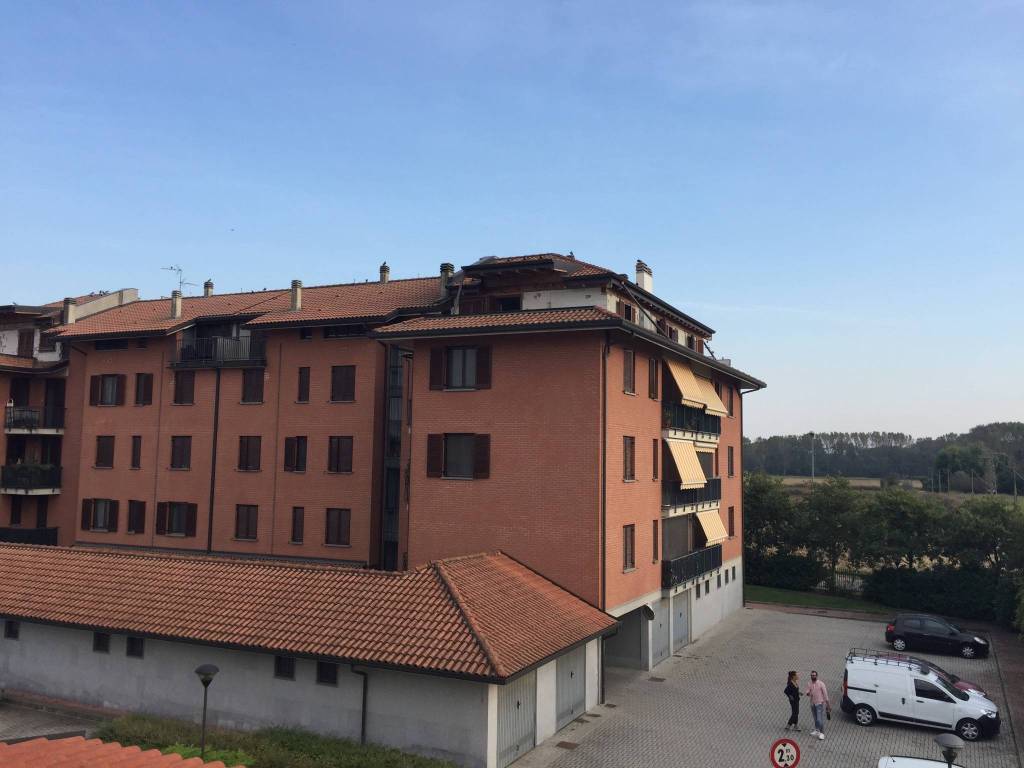casale in vendita a Lacchiarella