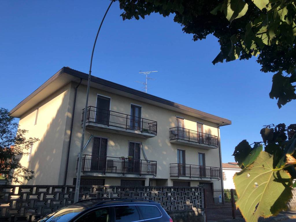appartamento in vendita a Lacchiarella