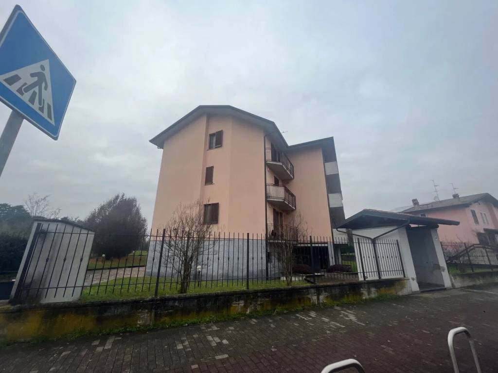 appartamento in vendita a Lacchiarella