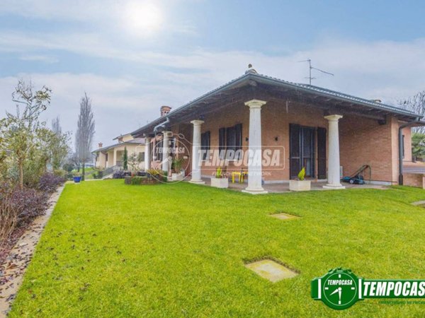 casa indipendente in vendita a Lacchiarella