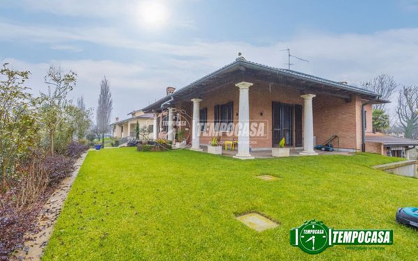 casa indipendente in vendita a Lacchiarella