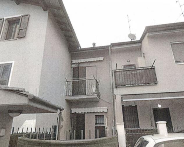 locale di sgombero in vendita a Lacchiarella