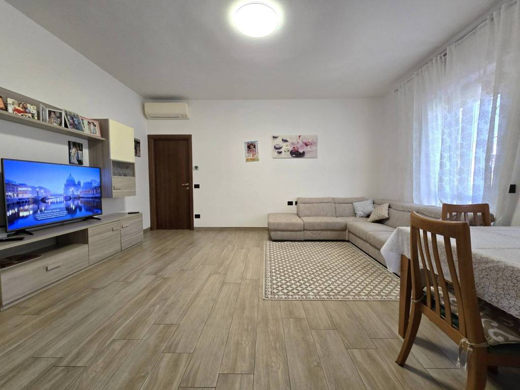appartamento in vendita a Lacchiarella