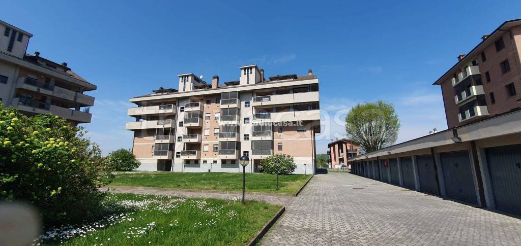 appartamento in vendita a Lacchiarella