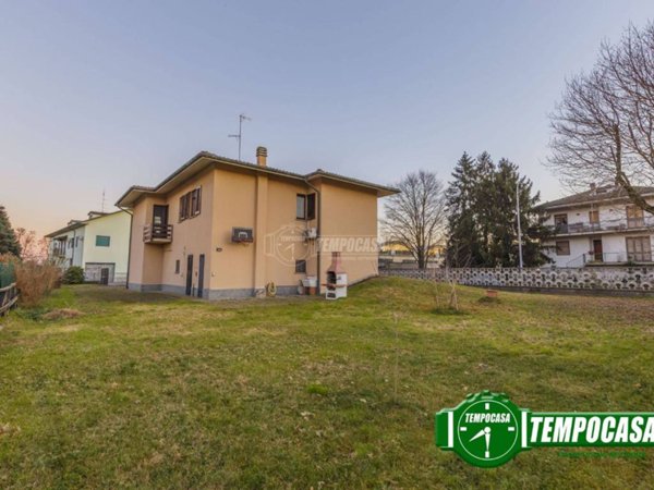 casa indipendente in vendita a Lacchiarella