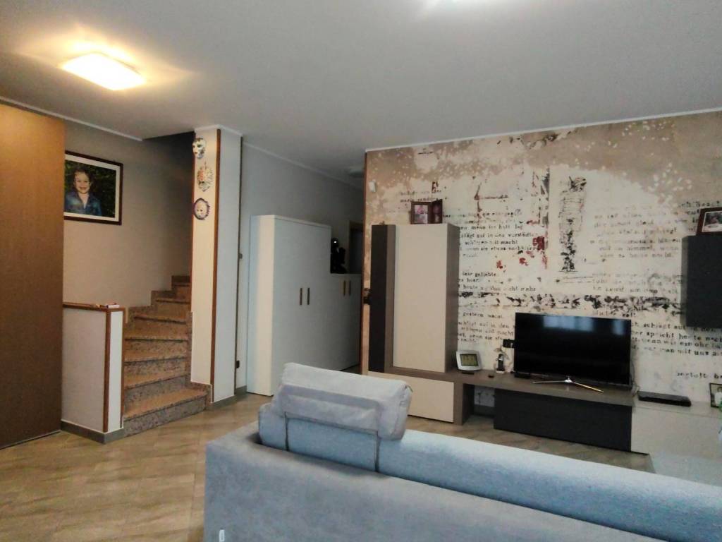 casa indipendente in vendita a Lacchiarella