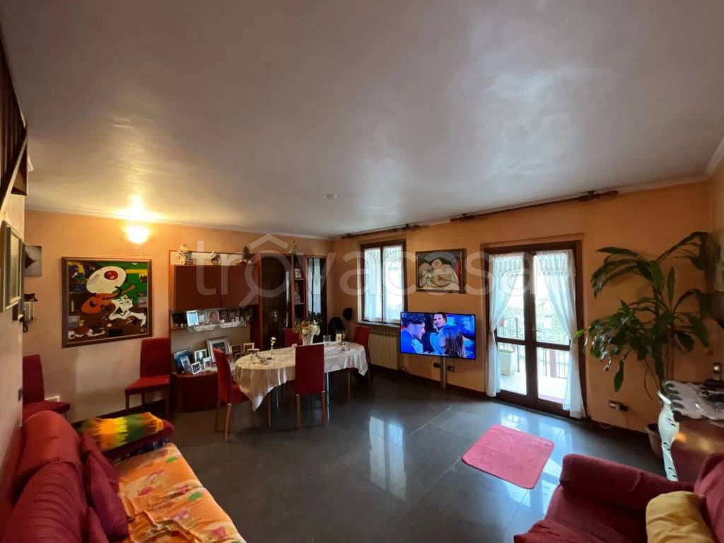 casa indipendente in vendita a Lacchiarella