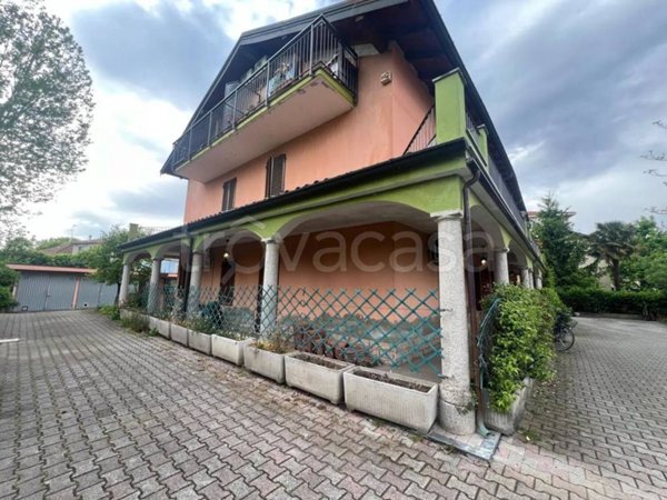 appartamento in vendita a Lacchiarella