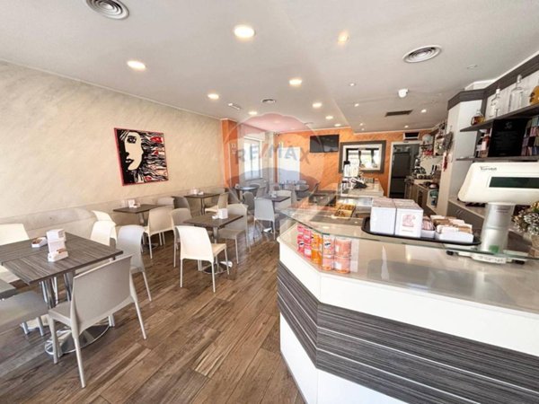 negozio in vendita a Lacchiarella