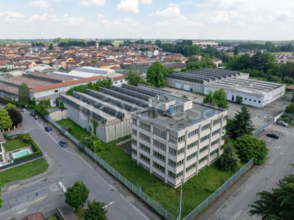 terreno edificabile in vendita a Lacchiarella