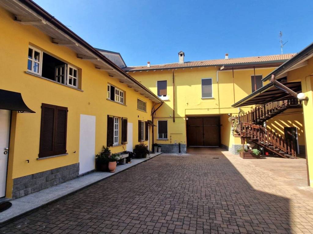 appartamento in vendita a Lacchiarella