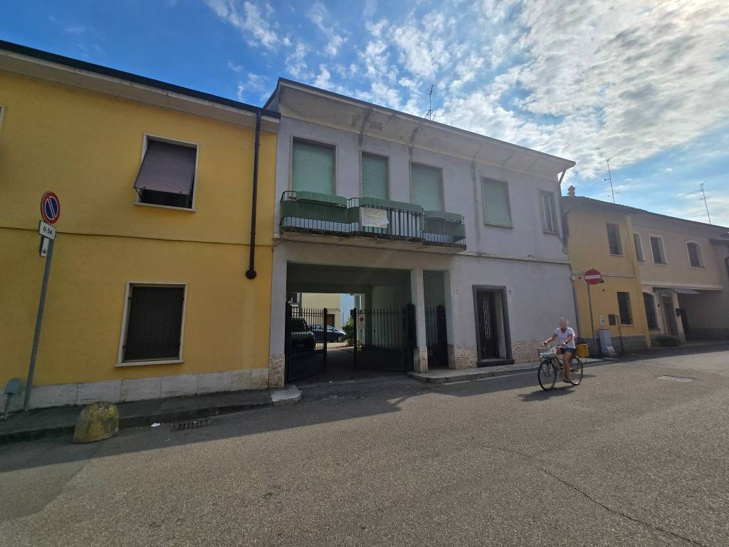 appartamento in vendita a Lacchiarella