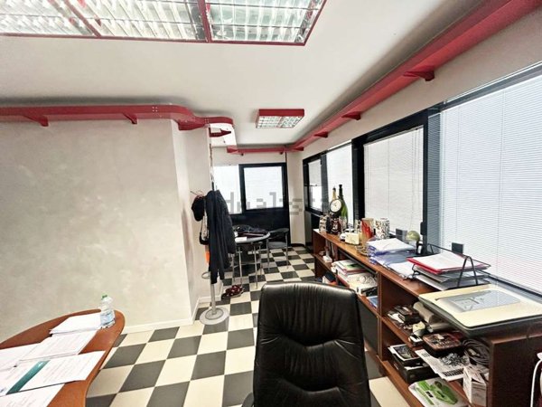 capannone in vendita a Lacchiarella