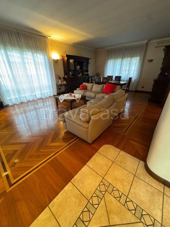 casa indipendente in vendita a Lacchiarella