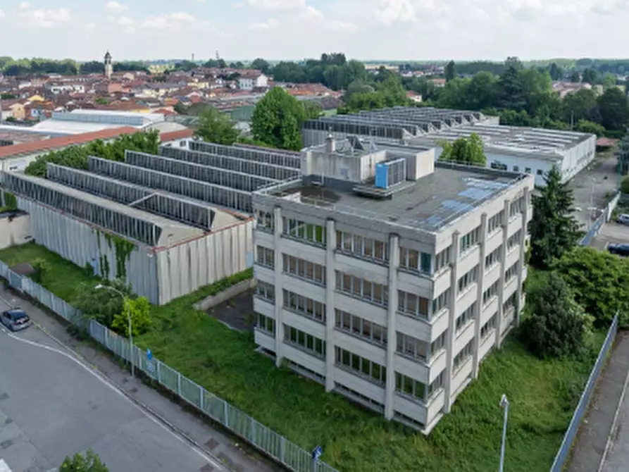 capannone in vendita a Lacchiarella