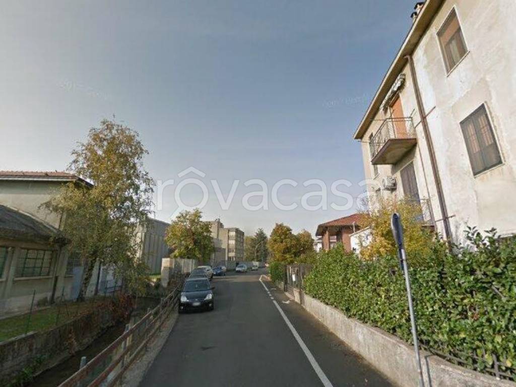 terreno edificabile in vendita a Lacchiarella