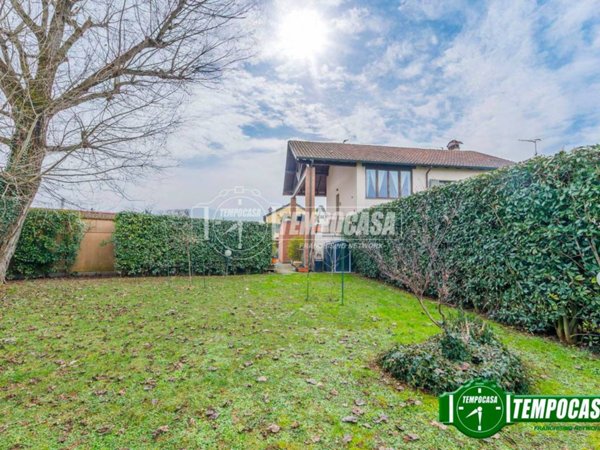 casa indipendente in vendita a Lacchiarella