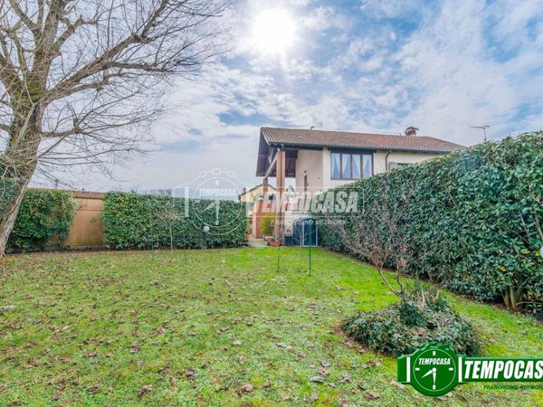 casa indipendente in vendita a Lacchiarella