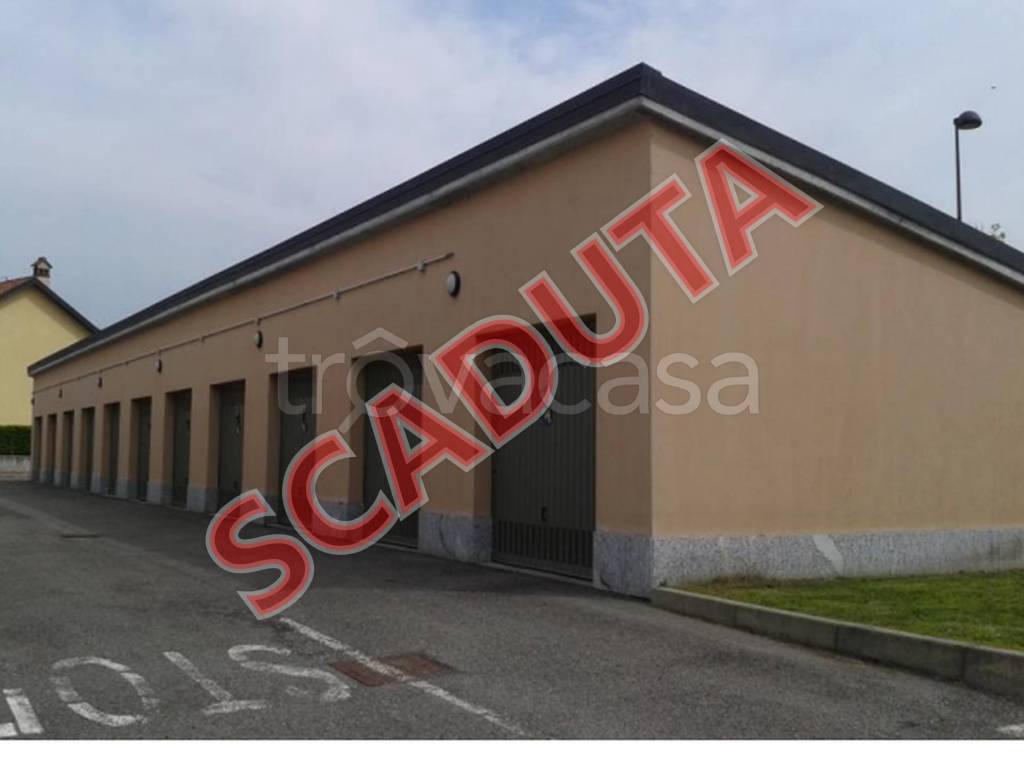 terreno edificabile in vendita a Lacchiarella