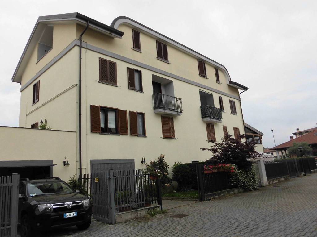 appartamento in vendita a Lacchiarella