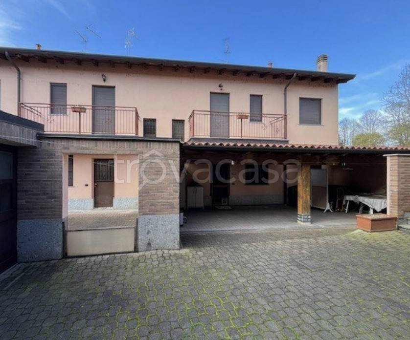 casa indipendente in vendita a Lacchiarella