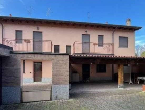 casa indipendente in vendita a Lacchiarella