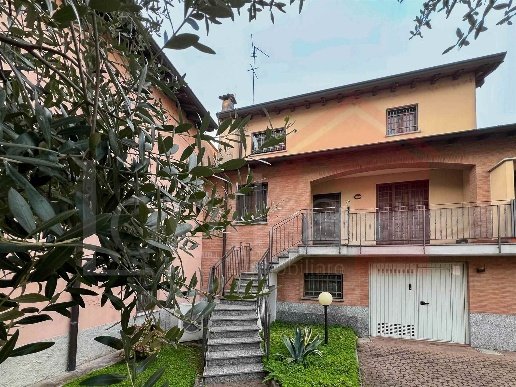 casa semindipendente in vendita a Lacchiarella