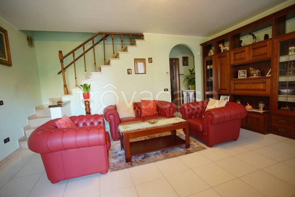 casa indipendente in vendita a Lacchiarella