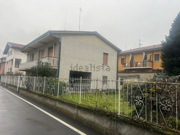 casa indipendente in vendita a Lacchiarella