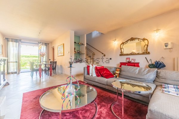 casa indipendente in vendita a Lacchiarella