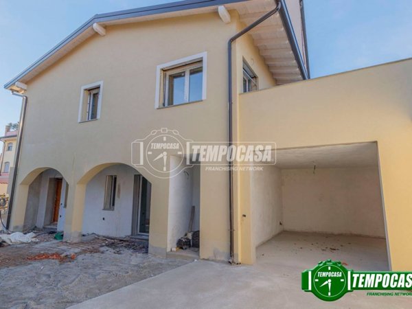 casa indipendente in vendita a Lacchiarella