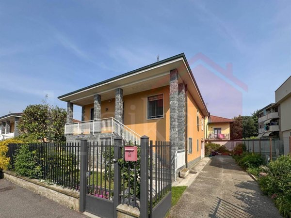 casa indipendente in vendita a Lacchiarella