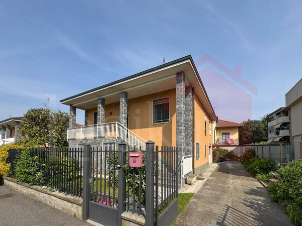 casa indipendente in vendita a Lacchiarella