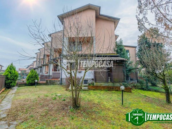 casa indipendente in vendita a Lacchiarella in zona Mettone