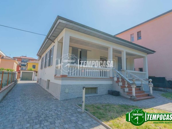 casa indipendente in vendita a Lacchiarella