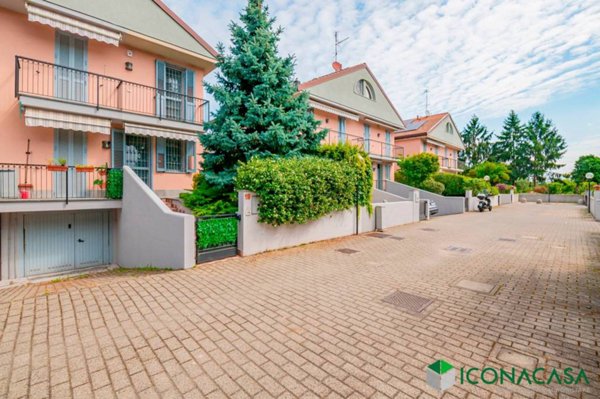 casa indipendente in vendita a Lacchiarella in zona Mettone